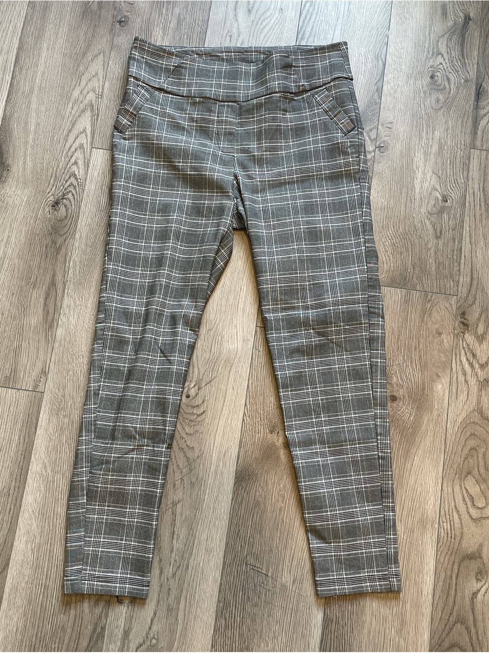 Soho Apparel Gray Plaid Skinny Ankle Pants